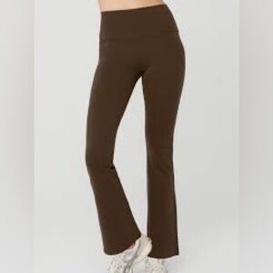Alo Yoga - Airbrush High waist 7/8 bootcut leggings in XS / Espresso